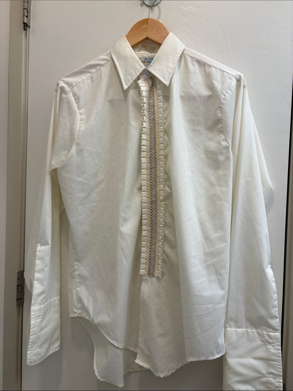 Off-White Dress Ruffled Shirt with Lace Placket. Vintage. 70s. Medium.
